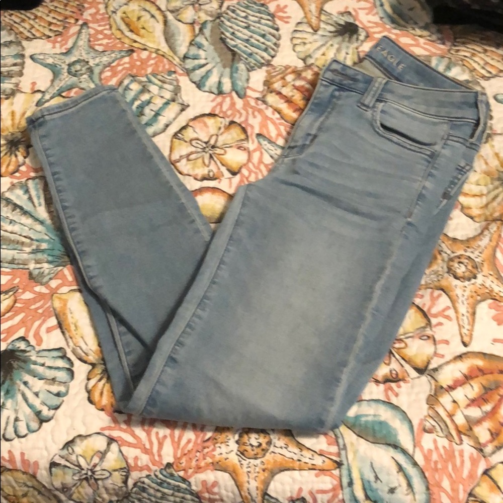 American eagle light wash jeans